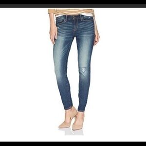 NWT Levis Ripped Jeans Signature Straight Stretch size 28 New